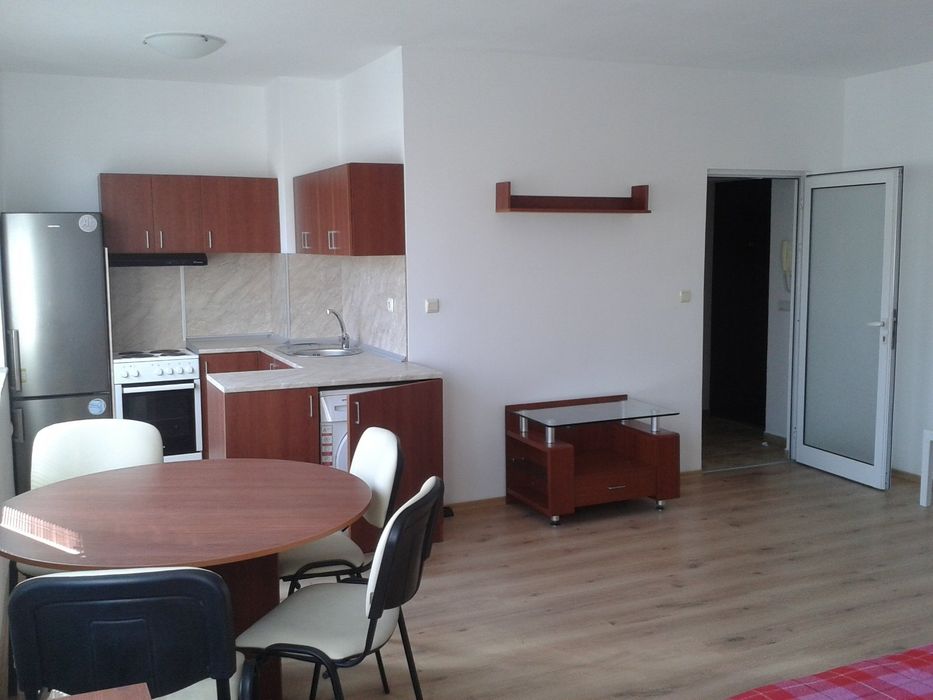 Дава се под наем Едностаен апартамент в Варна, Спортна зала - 40 кв.м за 331.5 € - Снимка #3