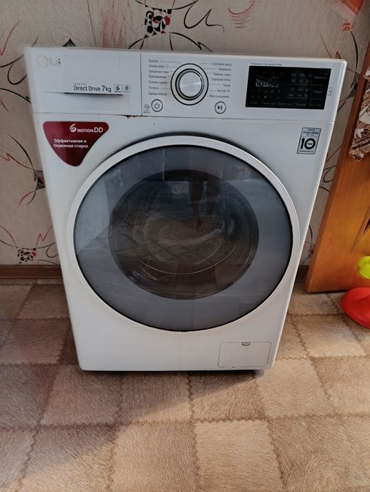 Продам на запчасти стиральную машинку