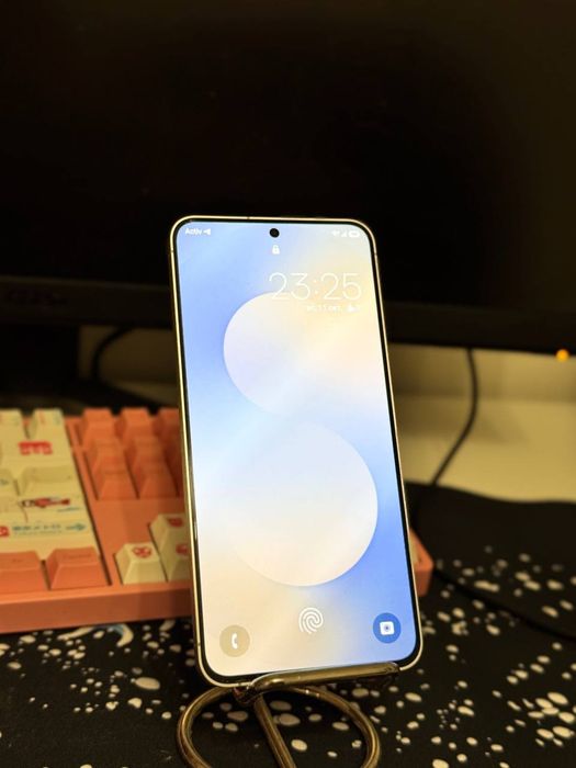 Samsung S25 FE телефон