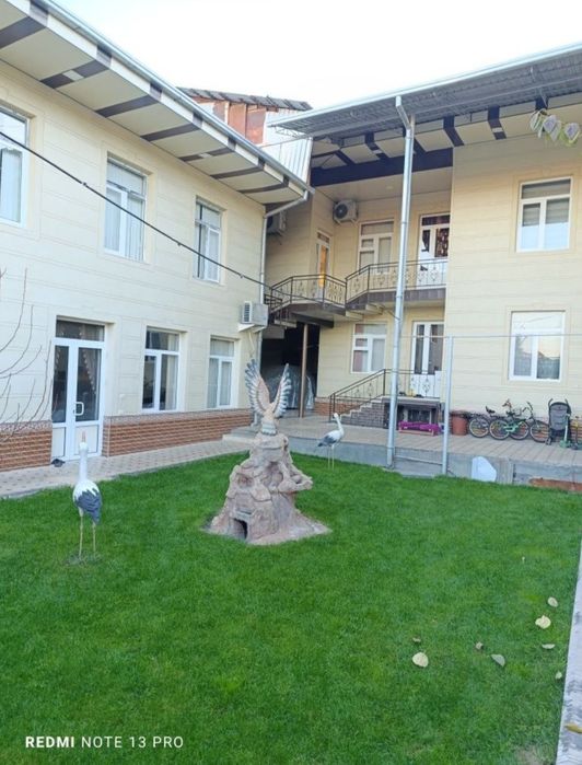 yunusobod farog'at kochada 8xonali 2 etaj hovli sotiladi!