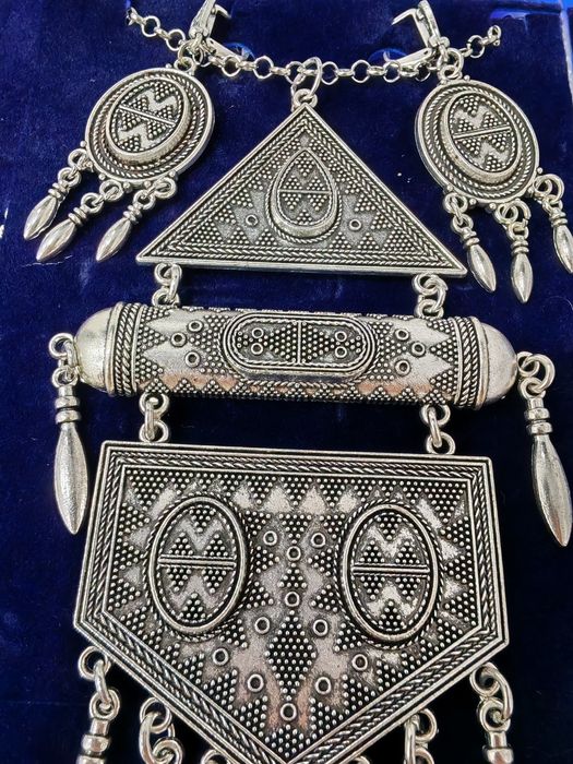 Набр Национальных украшений