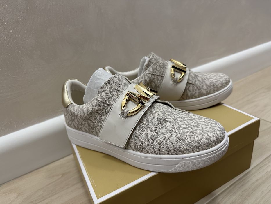 Обувки Patrizia Pepe;Liu Jo;Michael Kors;Armani