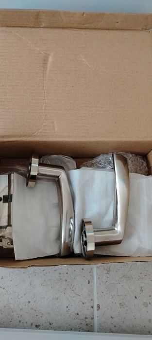 Интериорна-аруминиева врата за баня