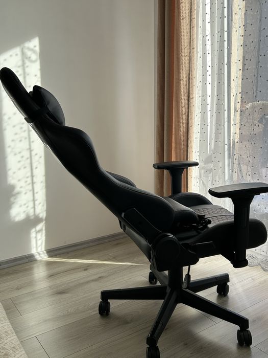 Scaun gaming Legend in stare impecabila