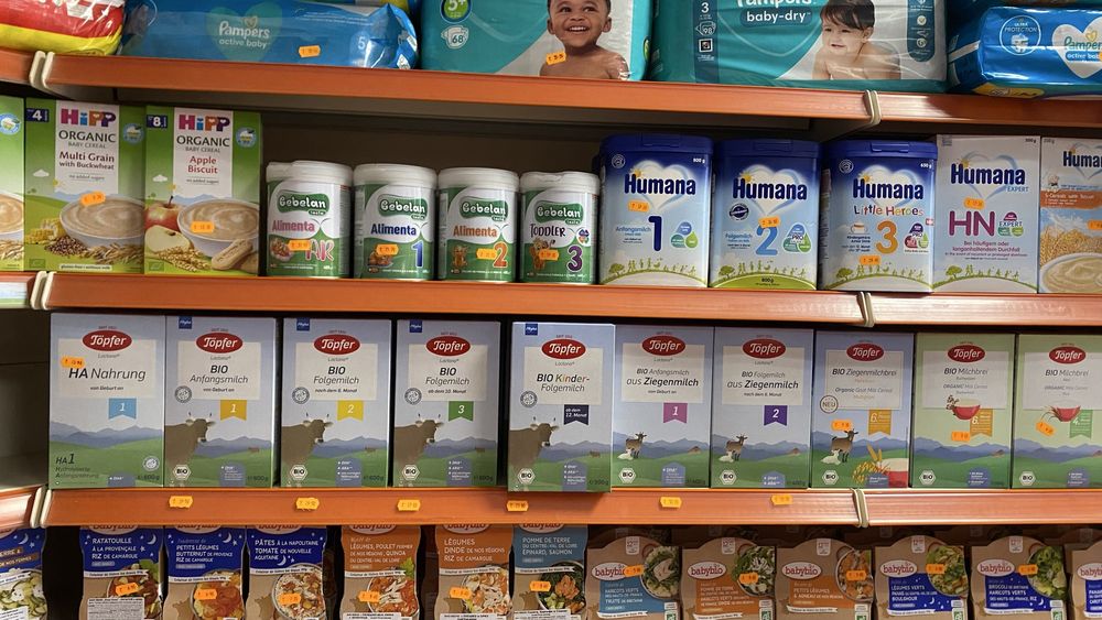 Адаптирани млека на цени от 18 лв