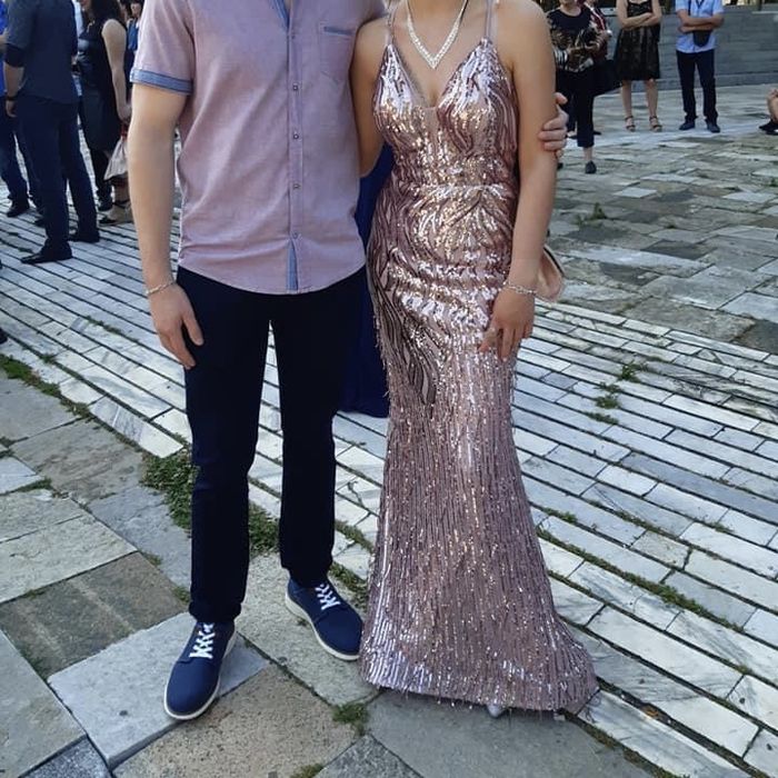 Официална рокля