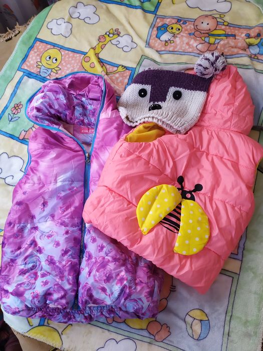 Шапочки для девочки. Вещи фирменные.