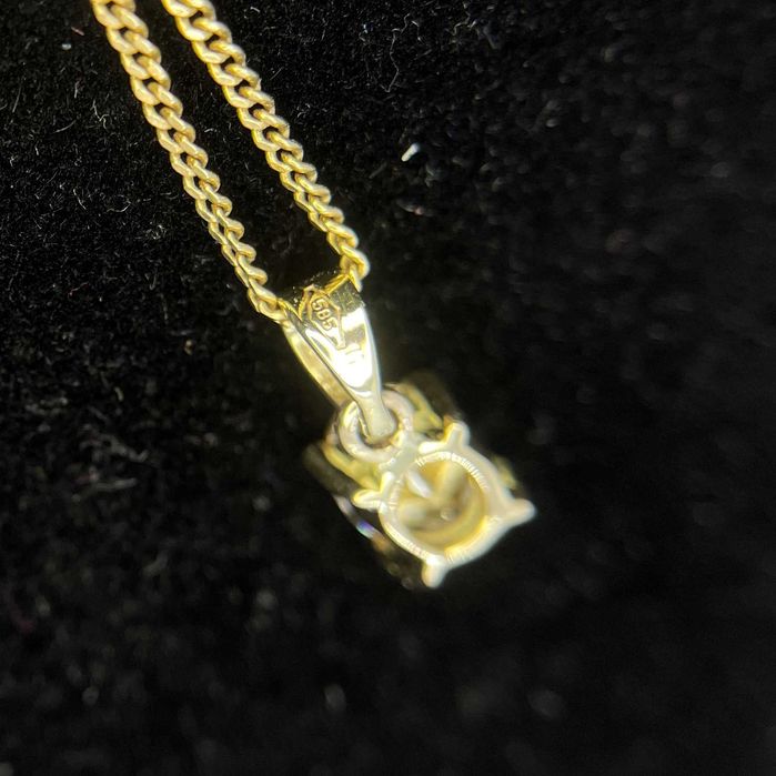 Златна висулка с естествен диамант, ръчна изработка, сертификат - нова