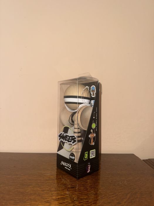 Kendama Sweets Broken Shape Antiskid Matt Jorgenson B&W Noua in Cutie