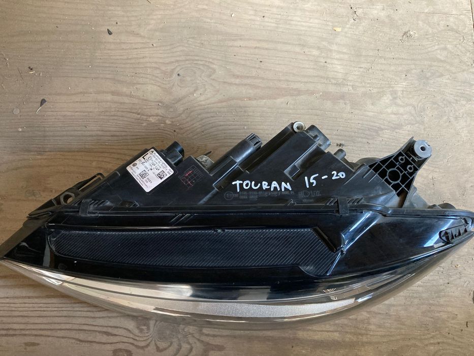 Ляв фар за Vw Touran 15-20.