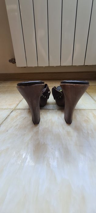 Продам Туфли на каблуках