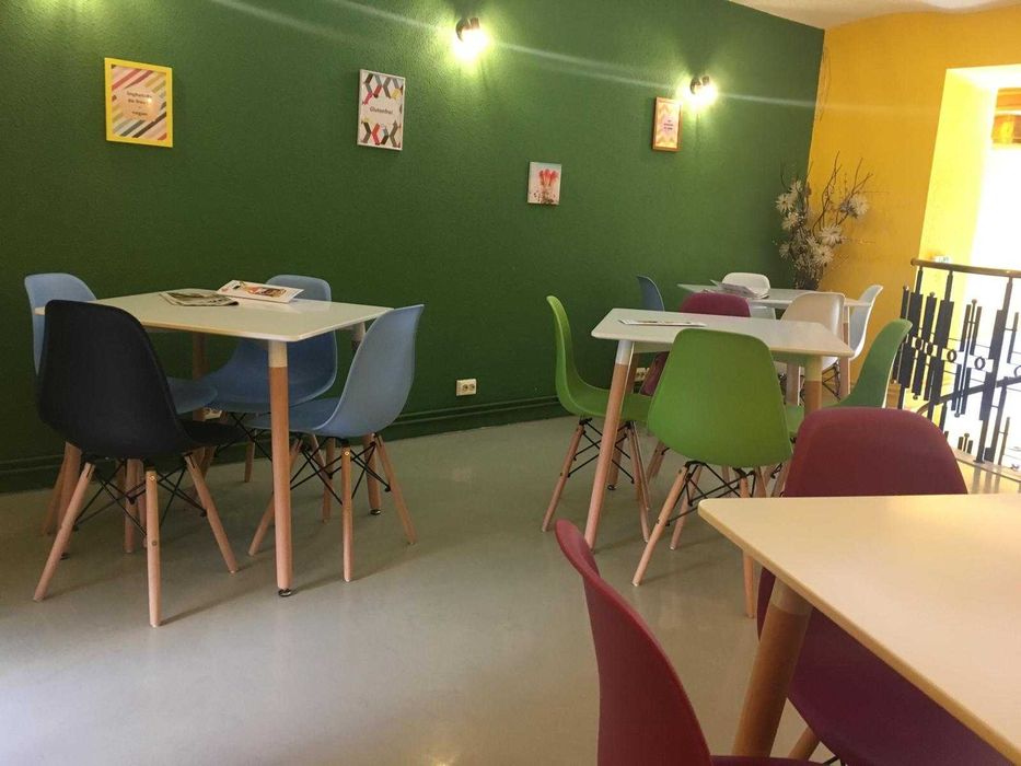 OFERTA, Lichidare STOC, Scaune Merlin polipropilena, picioare lemn