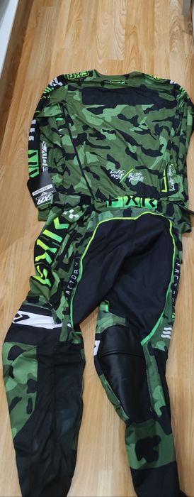 Мотокрос екип FXR