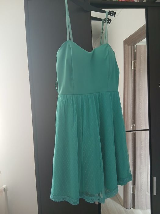 Rochii elegante mărimea xs 50 de lei fiecare