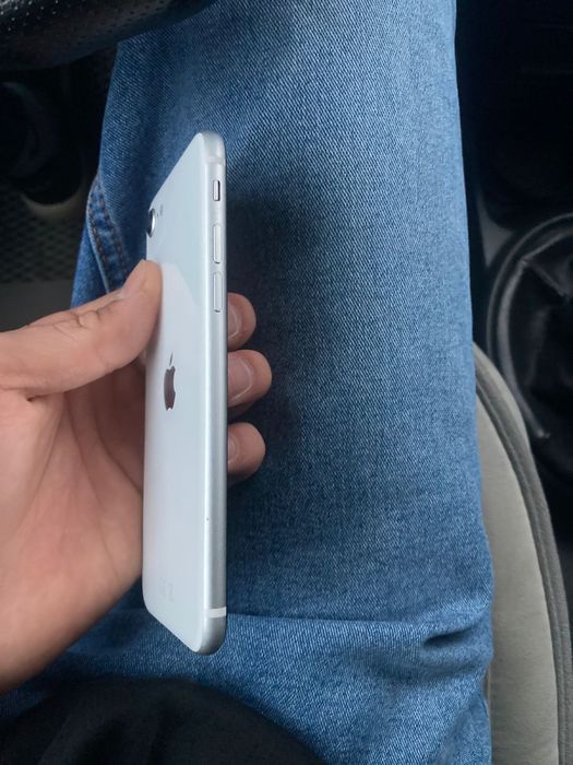 Iphone Se 2020 сатылады срочнооо