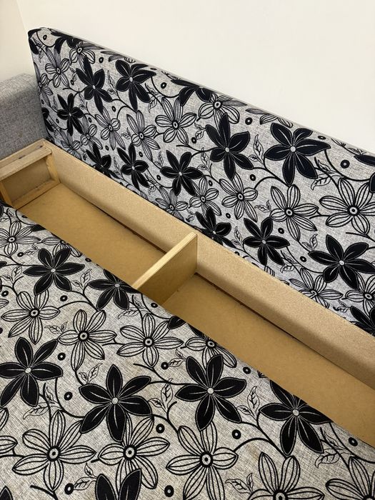 Диван срочно продаем