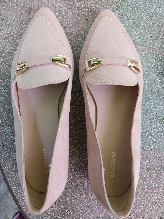 Нови ниски маркови обувки