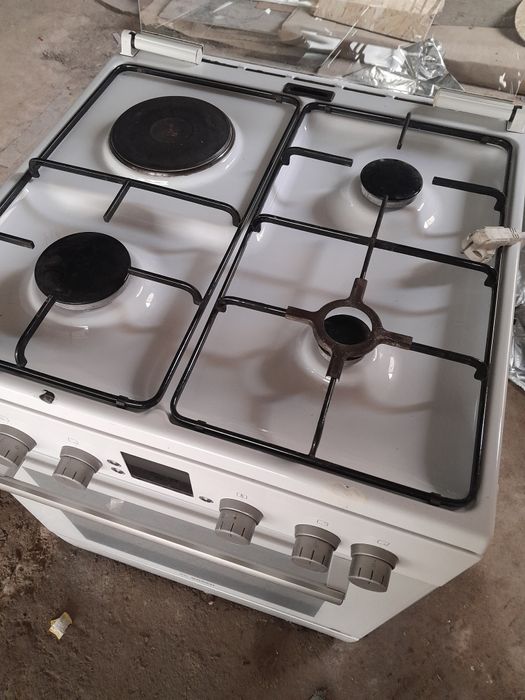 Продам газовую плиту Bosсh!