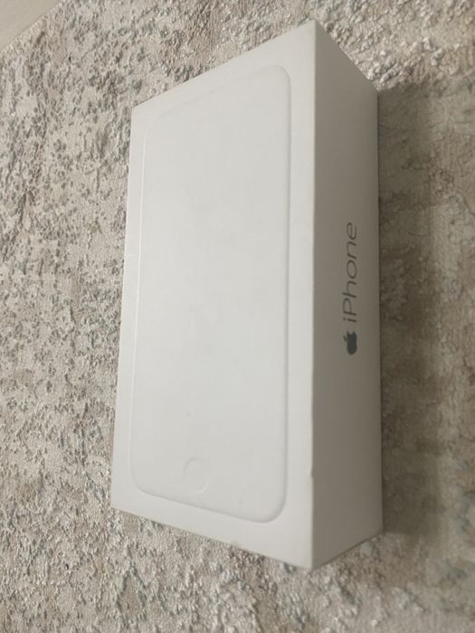 Продам Айфон 7