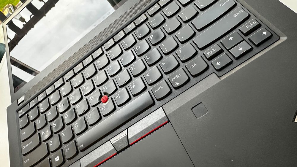 Lenovo ThinkPad T490 ecran 2K, Intel i7-8565u, 16GB RAM, SSD + mouse wireless