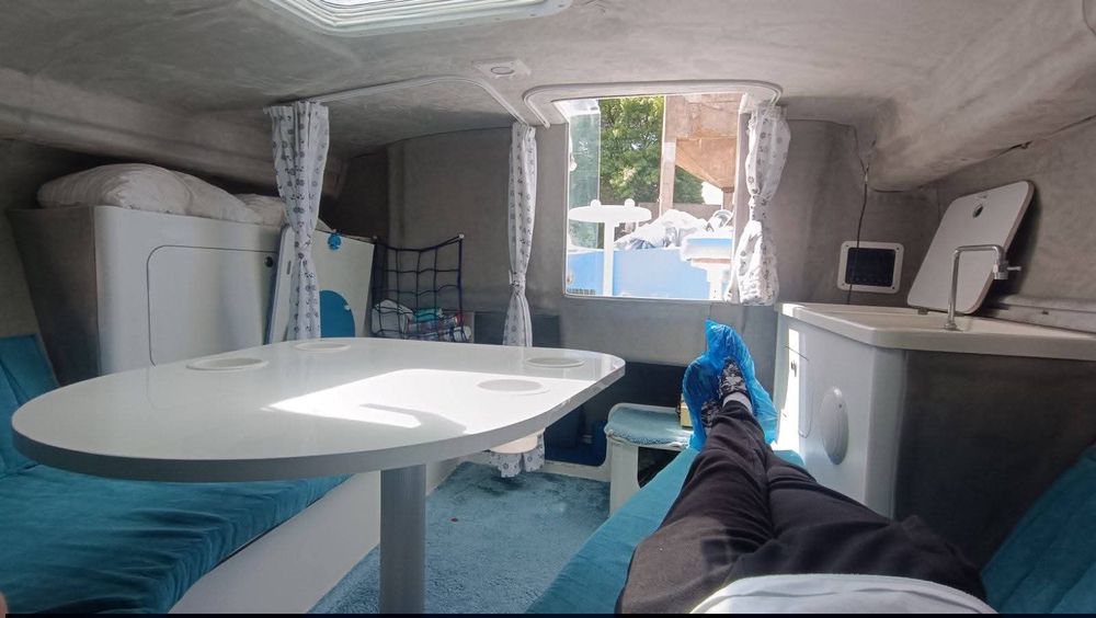 Моторна лодка Beneteau