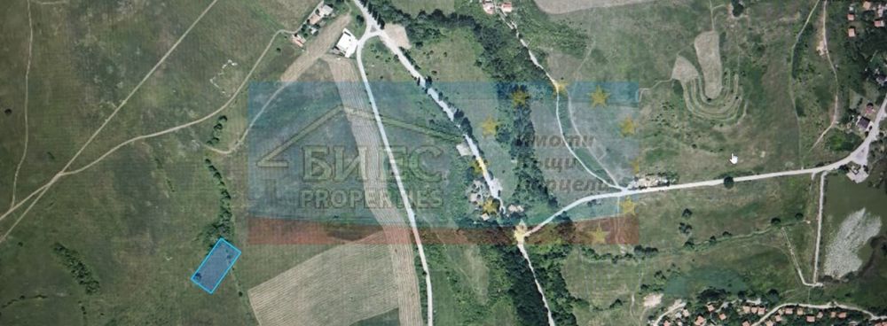 Поземлен имот с площ от 3,6 декара по пътя за Делта Хил