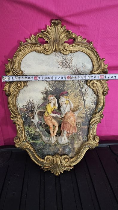 Tablou decorativ italian în relief, ramă baroc aurie – vintage