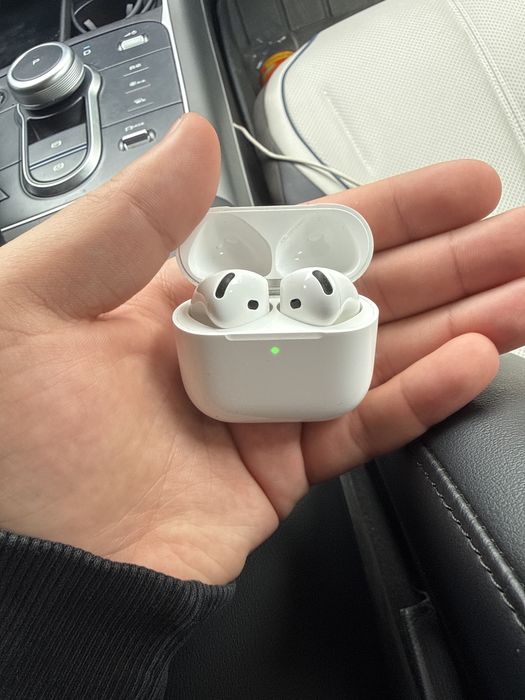 Airpods 4 в идеальном состоянии
