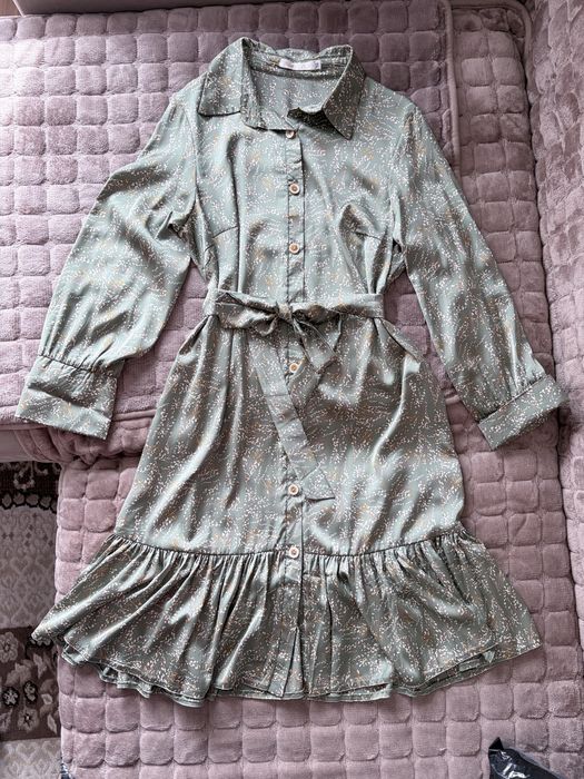 Платья, 42-44, по 2000 тенге