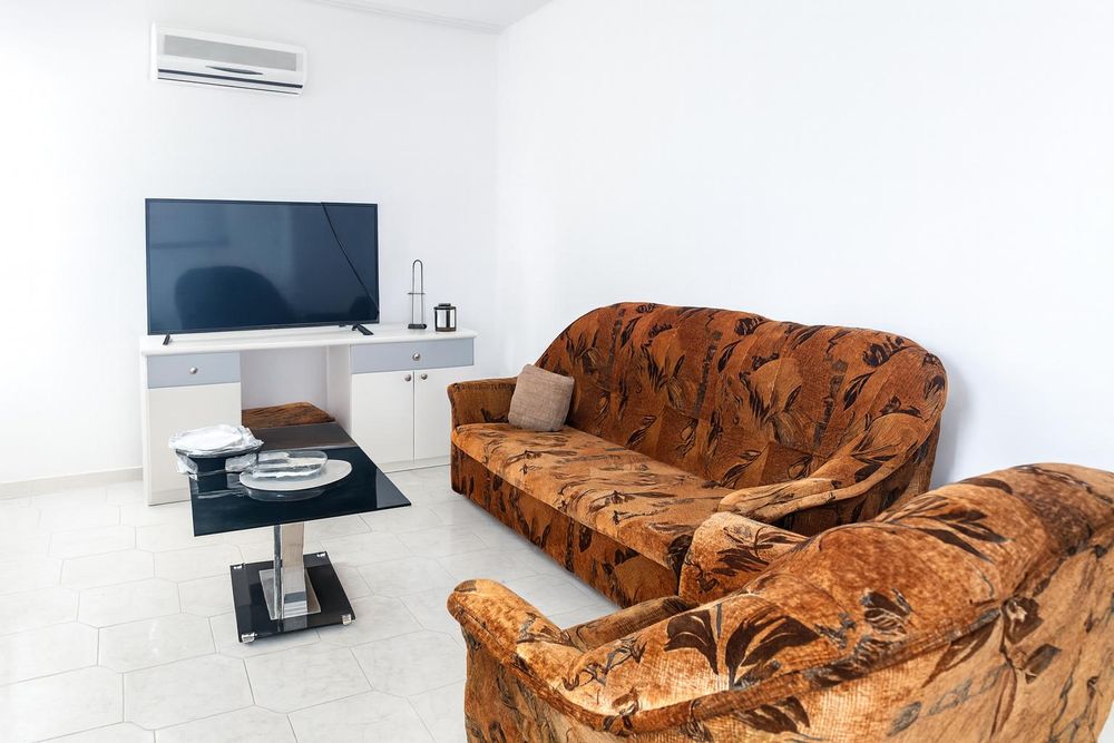 Дава се под наем Етаж от къща в Пловдив, Христо Смирненски - 120 кв.м за 613 € - Снимка #2