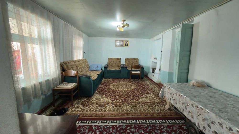 Продается 5 комнатный дом ,4 сотки земли в рабочем городке 36000$