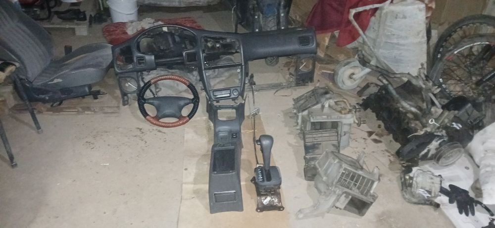 Митсубиси кольт 1.6 1994г