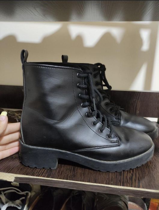 Женские ботинки осенние 39 размер