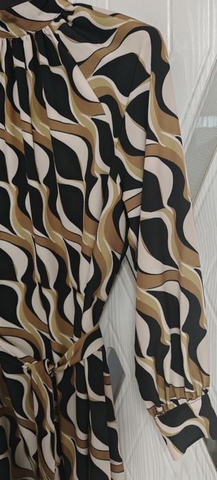 Рокля дълга с интересен десен