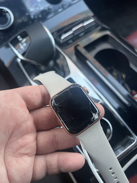 Продам Apple watch se разбить экран