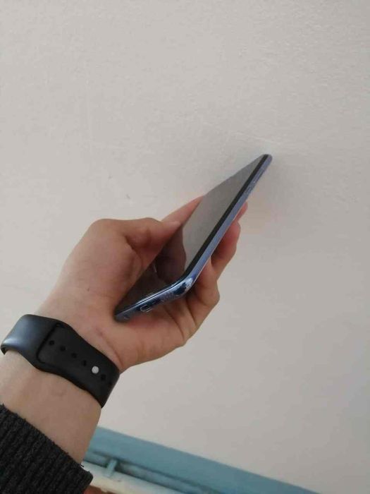 Honor 10lite 32 xotira aybi yo'q zaryadnik bor chexol bor naxtgayam