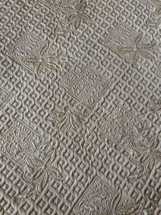 Продам нарядное покрывало