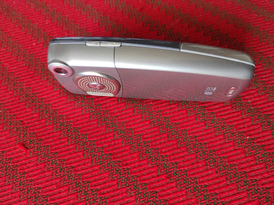 Telefon  Motorola cu taste în perfectă stare de funcționare.