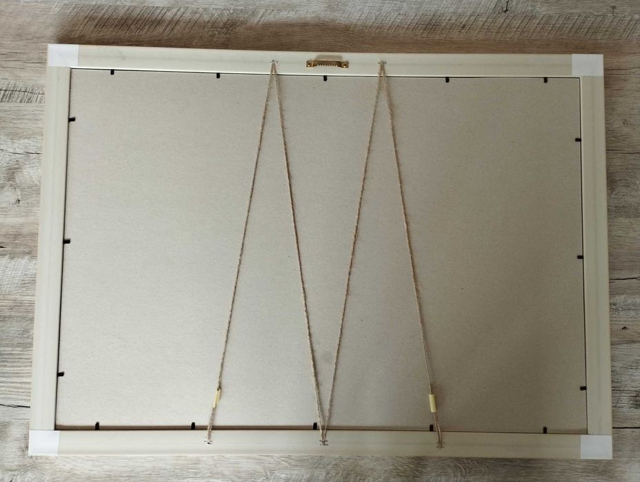 продавам картина от пъзел – „Къща в гората“.