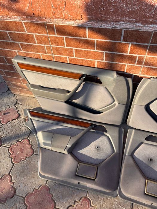 Обшивки дверей w124