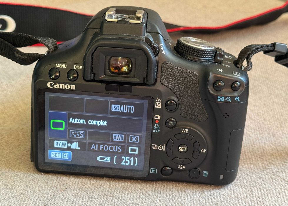 Canon EOS 500D DSLR + 18-55mm, 9562 cadre, kit complet