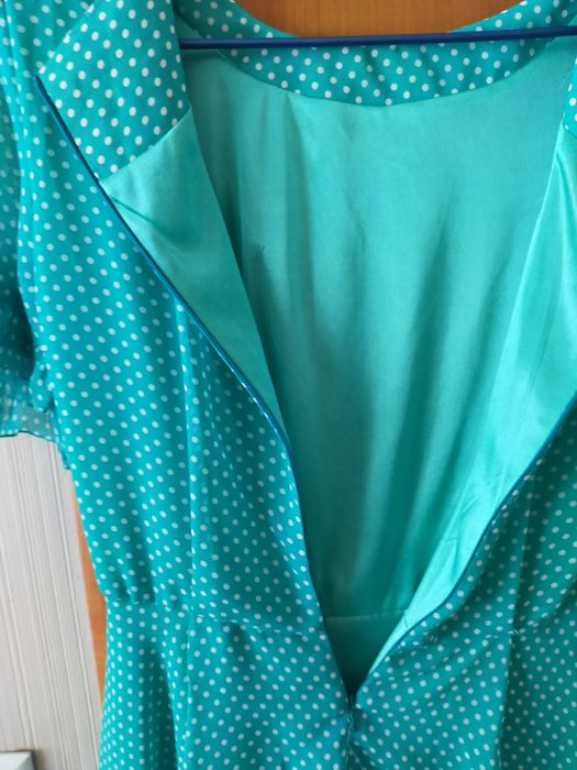 Продам платье 48 размер