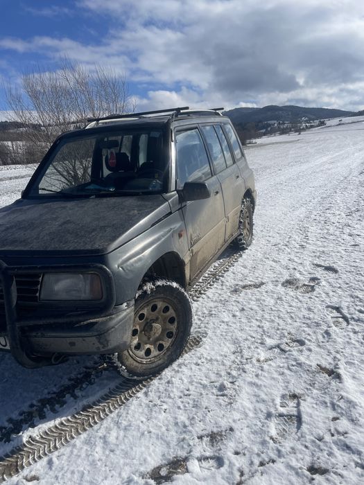 Vând Suzuki vitara