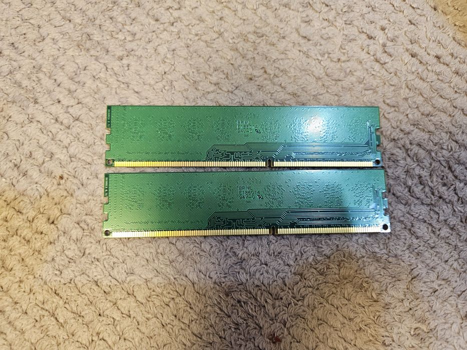 2 плашки ddr3 по 1гб
