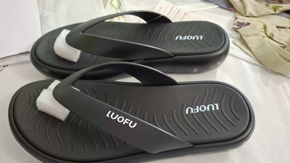 Продаются мужские сланцы