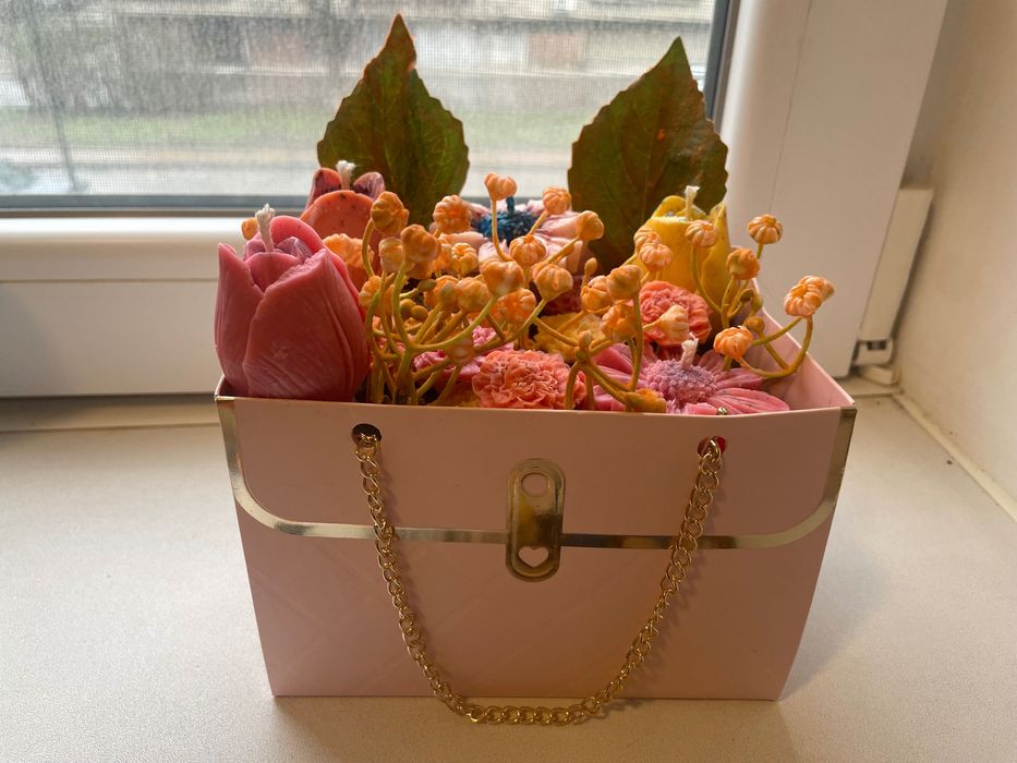 Букет от соеви свещи