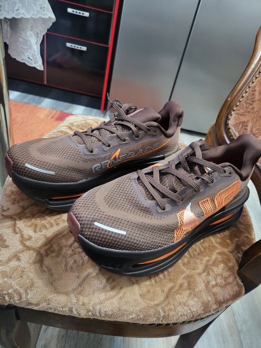 Se vinde Nike vomero