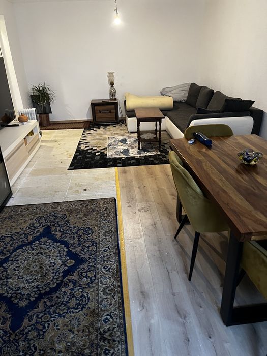 Inchiriez garsoniera la parter