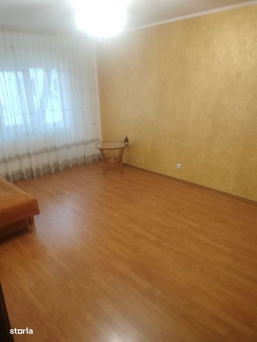 Apartament De Inchiriat Cu 2 Piata Centrala 300 Euro