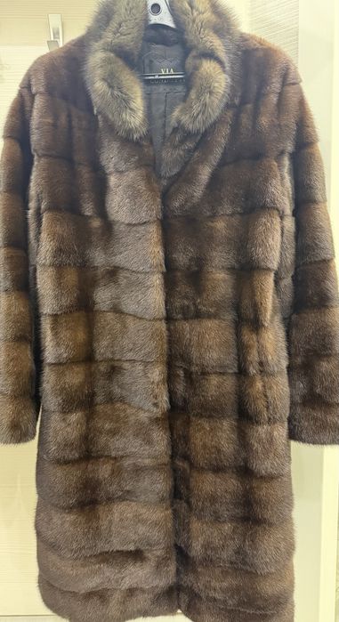 Норковая шуба , воротник куница